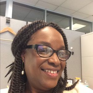 Meet your Posher, Lois